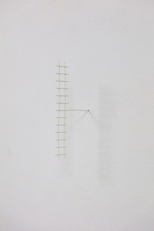 2025-08-bruneau-pierre-art-postal-echelle-au-mur-l